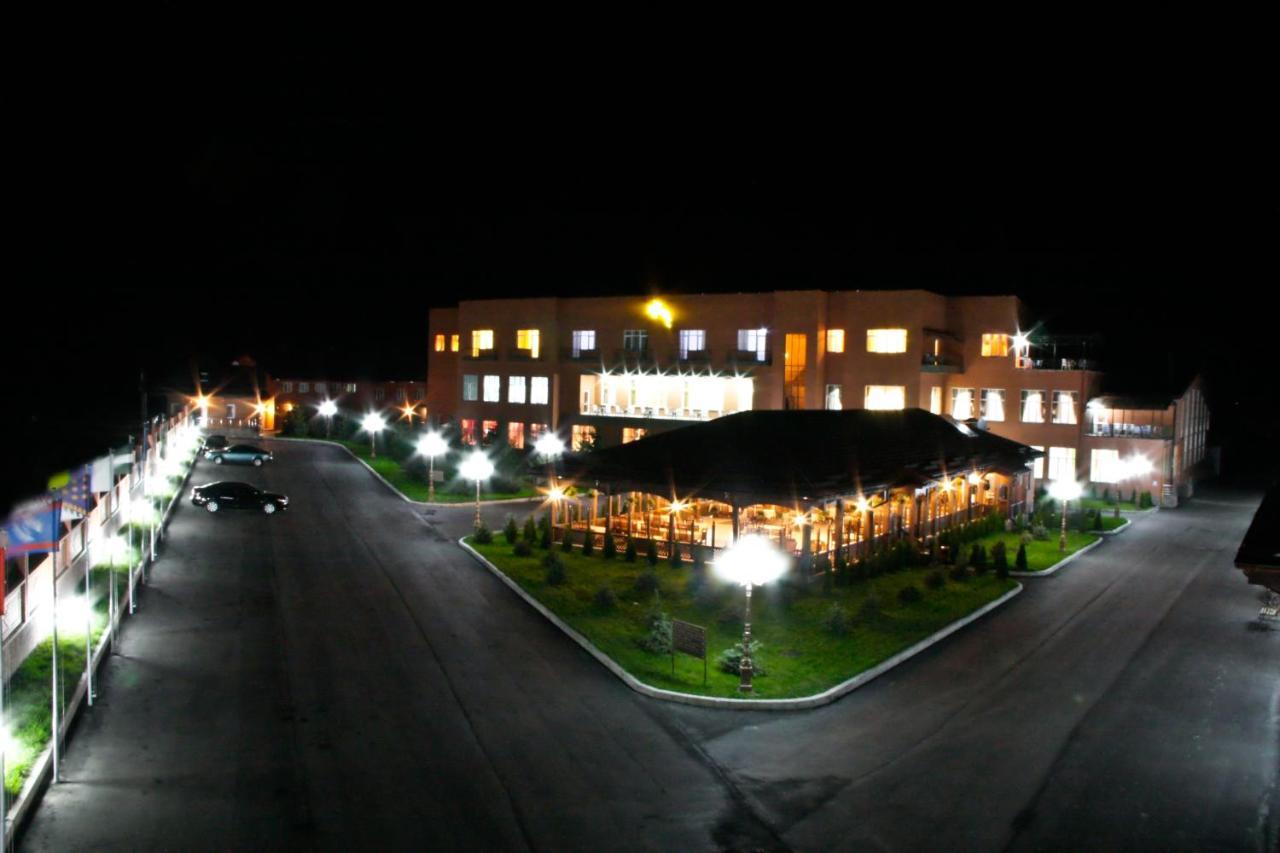 Parade Allure Zhashkiv Exterior photo